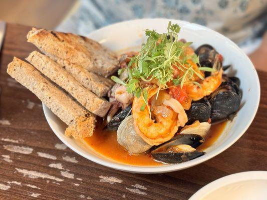 Cioppino - Good variety of Seafood but very Spicy!