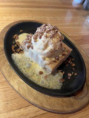 Sizzlin' Butter Pecan Blondie! Looked amazing presented and came out still sizzling! Very impressed!