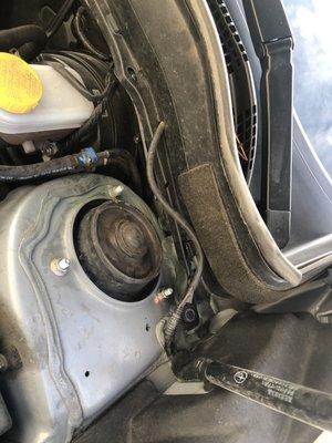 Cord incorrectly replaced after new windshield installed