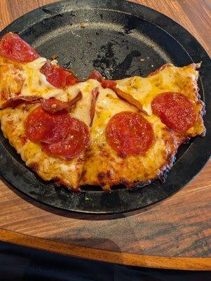 Pepperoni pizza with Polynesian sauce
