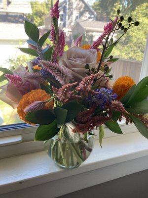 My friend ordered these from 1-800 Flowers as a "florist's choice" pick. These were lovely and lasted just over a week.