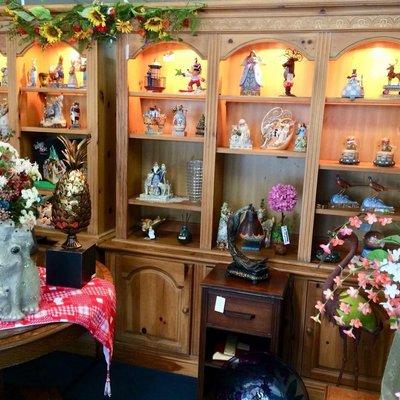 Hidden Treasures Antiques and Flea Market