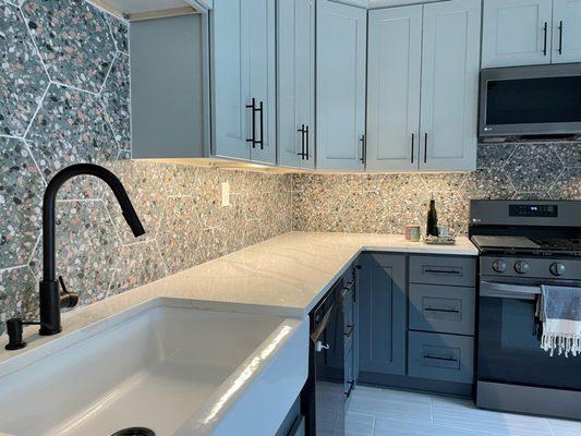 Kitchen remodel with two tone cabinets