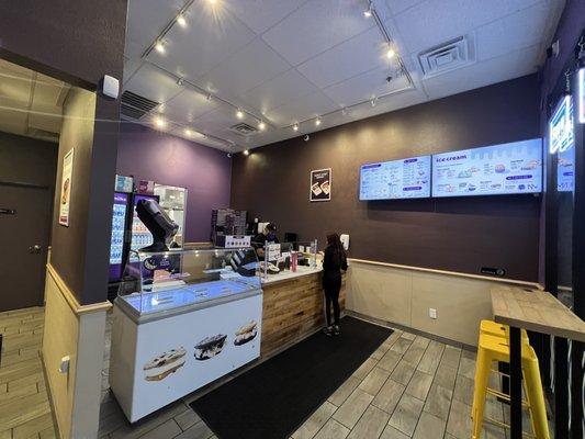Insomnia Cookies