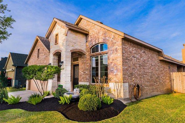 Our Realtors are both Buyers Agents and Sellers Agents.