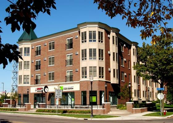 Oaks Hiawatha Apartments