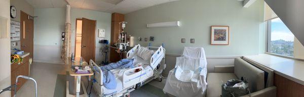 Colorectal surgery patients stay on the 9th floor of Keck Hospital. Luckily, I had my own private room and bathroom with shower.