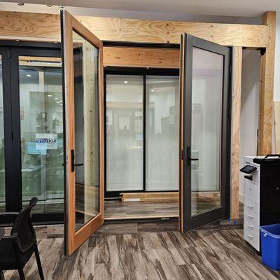 EL&EL French door display (open)