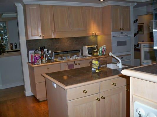 Cabinet refinish By ferrari