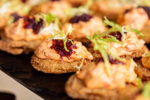 Mouthwatering Lowcountry fare awaits! You'll be a VIP in some of Charleston's most famous restaurants.