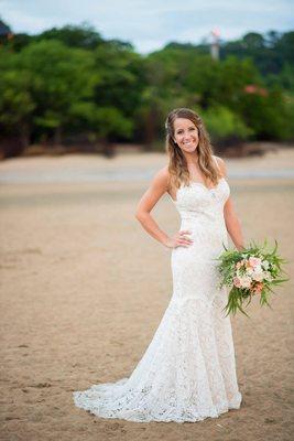 Even in the rain my hair looked great for my wedding - Thanks Grace!