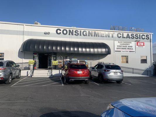 What it looks like at the parking lot entrance