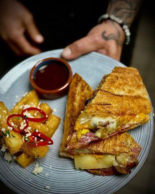 Pulpo Kitchen + Lounge