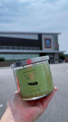 Dill pickle candle