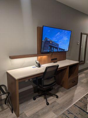 La Quinta Inn & Suites by Wyndham Mount Laurel / Moorestown