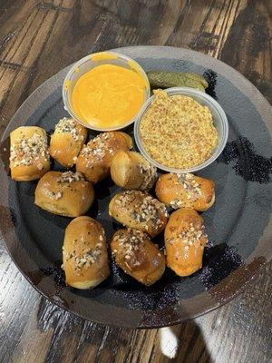 Pretzel bites