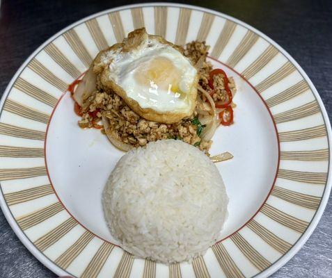 Lunch Special - Chicken Kapraw Overrice