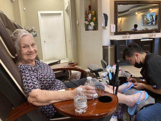 Merveilleux Nail Lounge & Spa