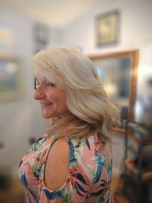 Light golden blonde with low light under color