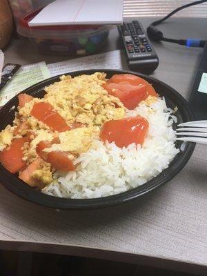 Lunch Special Tomato w/ Scrambled Egg!! One of the only places I've seen carrying this dish and wasn't disappointed with flavor or size! :)