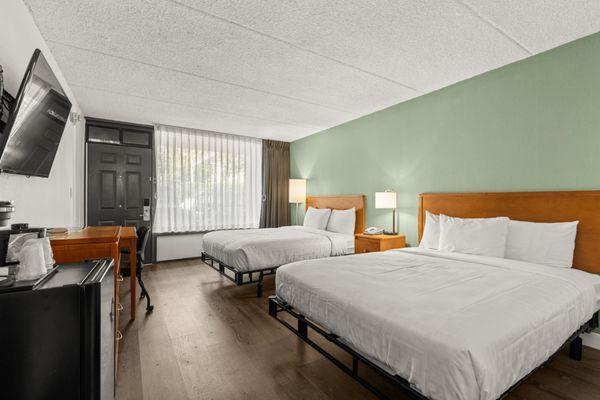 Accessible Two Queen Beds Non-Smoking w/Roll-In Shower