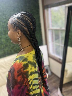 Natural Tresses by Lonnie