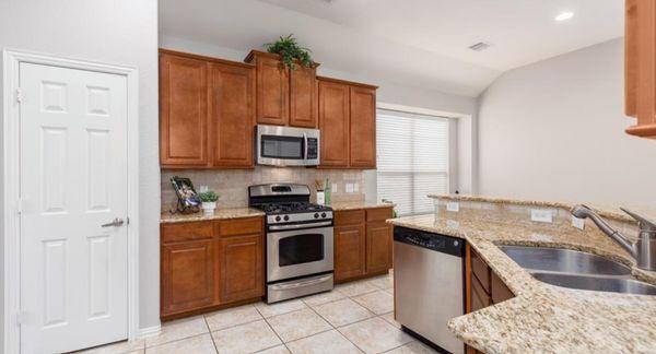 3602 Beacon Creek Ct - Kitchen (Sold)
Represented the Buyer
Molly Hyyppa-Boumerkhoufa, Keller Williams Realty Real Estate Agent