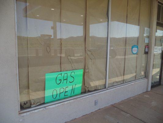 23 août 2019 / Une saveur d'abandon sans toilettes pour la clientèle mais de l'essence ça oui alors....