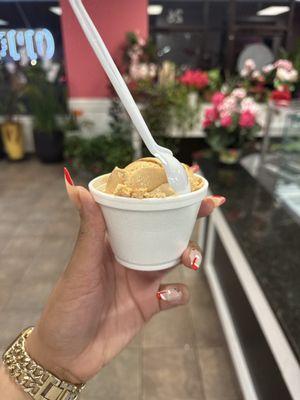 Caramel scoop