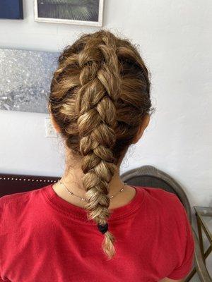 And this is the work that she did in my hair, no it is nothing like what I wanted.