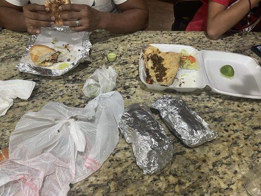 Gorditas y Tacos La Bala