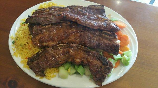 Beef Ribs w/ rice and vegetables