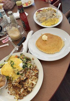 1 Harvest Benedict, 1 Homestead Breakfast