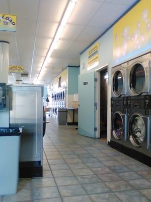 Mission Plaza Launderland