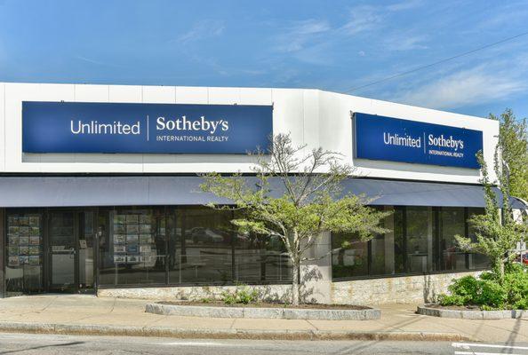 Highly visible office right in the heart of Newton Centre!