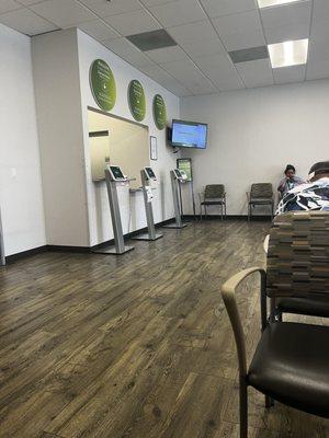 Kiosk Check-in no personnel service