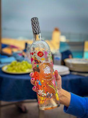 Rose wine for the party