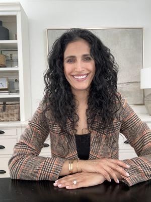 Michelle Nosrati, LCSW
Trauma Specialist
Licensed in CA & NV
EMDR Certified