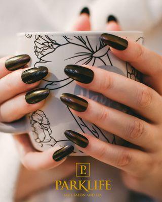 Autumn hues, polished perfection -- nails that match the season's charm.