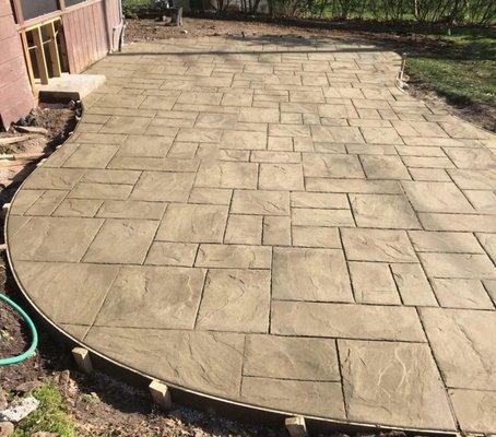 stamped patio using integral color and powder release