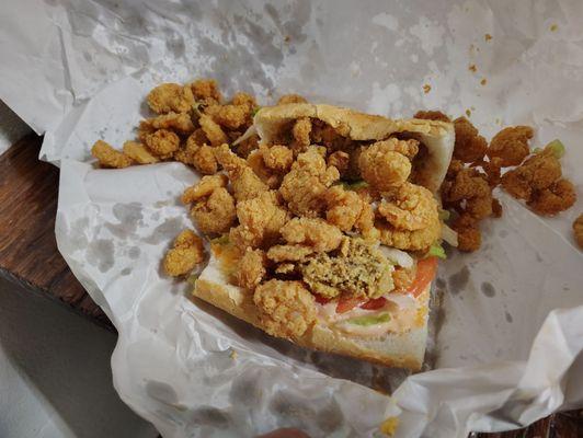 Seafood po boy