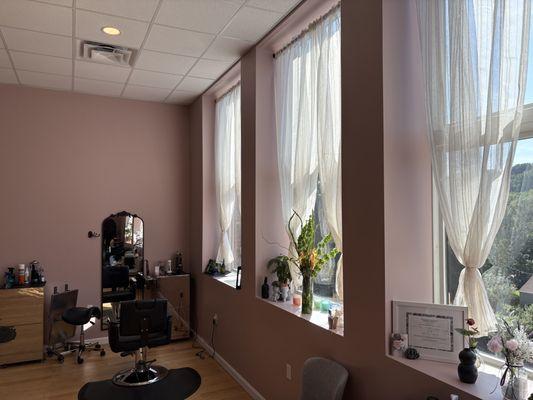 Grey Rose Salon has amazing natural lighting with 8 windows on each end of the salon and tall ceilings!