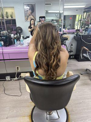 Clara's Unisex Hair Salon