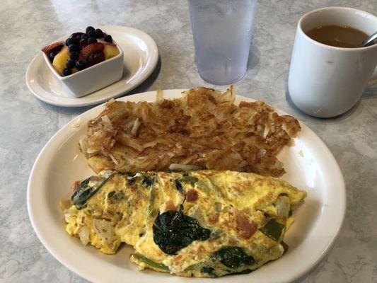 Omelet (veg + popeye) with hash browns