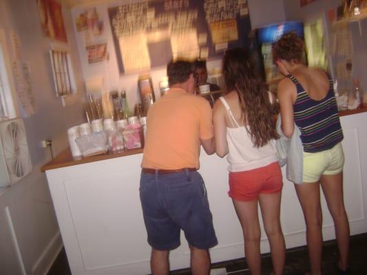 Stars Ice Cream and Frozen Yogurt