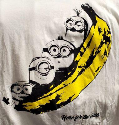 "Here for the Eats" Shirt of the Minions with a banana!