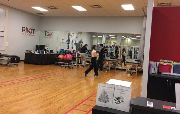 Really wide and open space. Just standard PT no dry needling but unlimited access to gym resources.