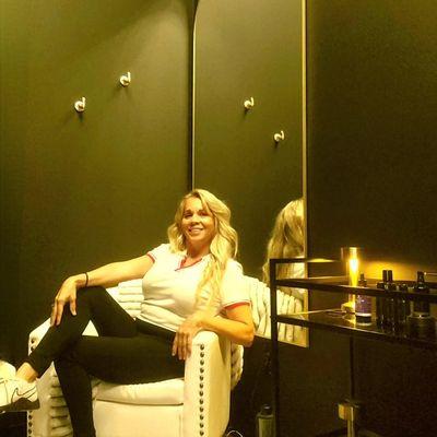 Owner of RadiantRecoveryRoom Stephanie Walker in the Recovery Room waiting for the Red Lights to glow.