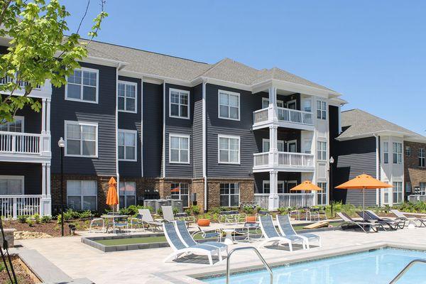 Heated Saltwater Pool with Sunshelf