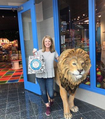 Lion outside of the store